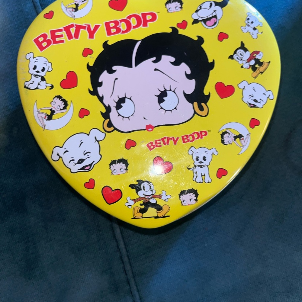 Betty Boop Heart-Shaped Tin